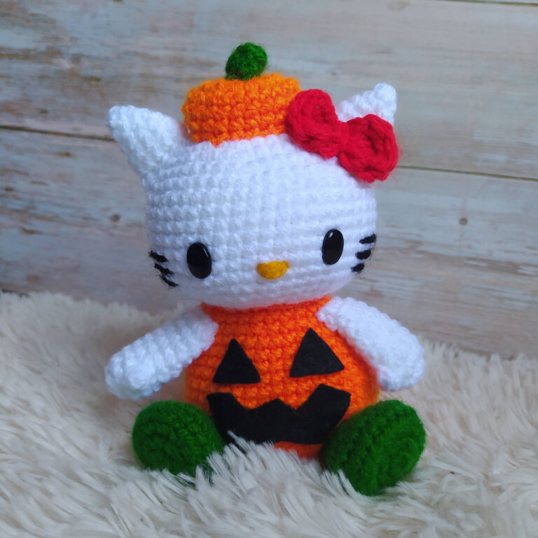 hello kitty halloween amigurumi